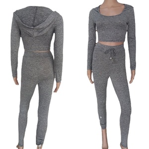 Ensemble survêtement décontracté pour femme, style safari, imprimé, avec haut court gris à manches longues, col à capuche et cordon de serrage, et leggings taille haute, pour l'hiver - Product Image 5