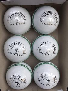 Pelota de críquet pakistaní curtida en alumbre, totalmente hecha a mano |   Hombres 156GM Mujeres 142gm Jóvenes 135gm | - Product Image 3