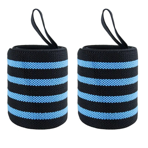 Muñequeras Deportivas Ligeras de Poliéster y Nailon Transpirables para Entrenamiento de Levantamiento de Pesas, Hechas en Pakistán - Product Image 3