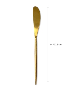 Ensemble de couverts modernistes en or 5 pièces avec des poignées aux silhouettes élancées et des dents de précision pour des réceptions contemporaines - Product Image 4