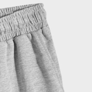 Pantalones Cortos Casuales de Punto Gris 100% Algodón con Cintura Ajustable con Cordón y Logotipo Ecológico Estampado en la Pierna Derecha - Product Image 6