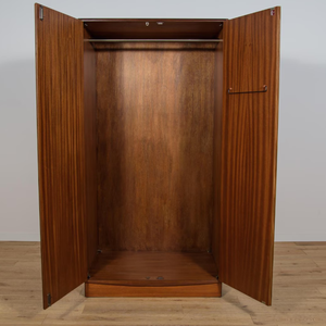 Armario de Madera Maciza de Estilo Tradicional con Cajones y Puerta para Dormitorio, Hotel, Apartamento o Villa - Product Image 6