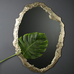 Miroir mural irrégulier en aluminium de haute qualité pour la décoration de la salle de bain et du salon, design tendance - Product Image 1