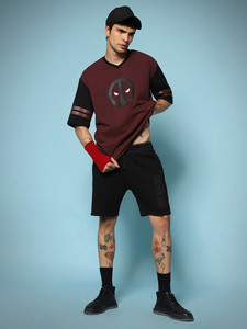 Camiseta de Hombre con Cuello en V, Logotipo con Estampado Metálico, Manga Raglán, Ribete en Contraste, Corte Regular, Estilo Casual, Algodón Jersey - Product Image 4