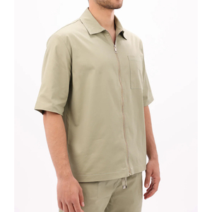 Chemise zippée à manches courtes pour homme, décontractée, légère et respirante, idéale pour l'été, personnalisation de marque, fournisseur OEM - Product Image 2