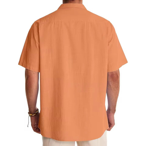 Chemises décontractées d'été personnalisées pour hommes, respirantes, écologiques, à manches courtes et boutonnées, couleur unie, tendance, fabrication OEM ODM de haute qualité - Product Image 3