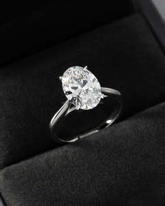 Anillo de Diamante Cultivado en Laboratorio con Corte Oval de Lujo, Anillo de Compromiso Solitario de Oro Blanco, Joyería Elegante para Mujer en Oro de 10K/14K/18K - Product Image 3