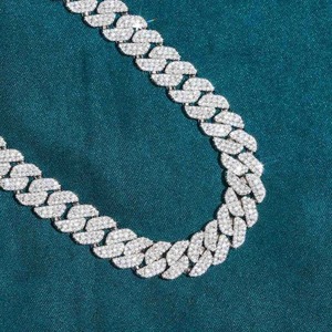 Collar de Cadena Cubana con Diamantes Moissanite de la Mejor Calidad, Plata de Ley 925, Joyería Hip Hop para Hombres y Mujeres, Disponible para la Venta - Product Image 4