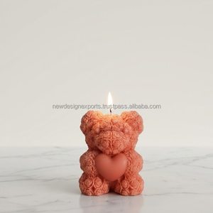 Bougie artisanale en forme d'ours en peluche texturé rose – Pilier 3D de luxe pour cadeaux de baby shower - Product Image 6