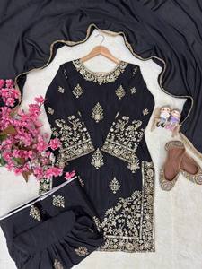 Ensemble Kurti Sharara brodé noir avec dupatta pour femme, tenue de soirée de mariage de créateur, costume ethnique avec travail de sequins Zari - Product Image 4