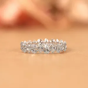 Elegante Anillo de Diamantes con Corte de Pera en Oro Amarillo |   Anillo de Compromiso de Lujo con Brillo Radiante, un Regalo de Joyería Fina y Atemporal para Ella - Product Image 4