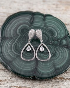 Boucles d'oreilles pendantes élégantes Lucentarts en forme de goutte d'eau, boucles d'oreilles de luxe en diamant AD en forme de larme, bijoux de mode pour femmes, mariage, mariée - Product Image 6