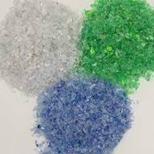 Matériau de recyclage de plastique en provenance de bouteilles PET recyclées pour le moulage de fibres, de profilés et d'équipements sportifs à vendre - Product Image 2