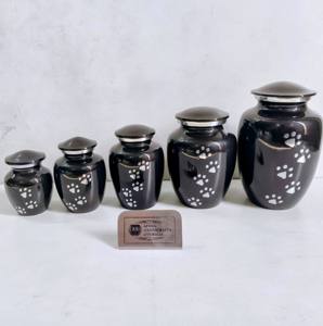 Hermosas urnas funerarias europeas de color gris oscuro con patas plateadas y palomas, ecológicas, duraderas, para cenizas de cremación, de metal. - Product Image 6