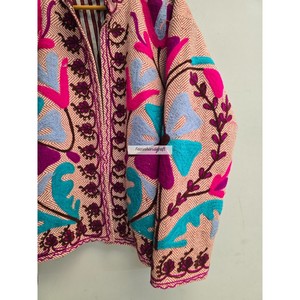 Veste en coton 100% Suzani, broderie ouzbèke, tissu en jute, veste courte unisexe avec deux poches latérales, manteau pour femme - Product Image 3