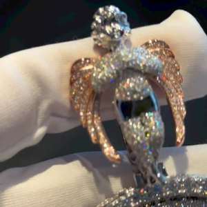 จี้เงินแท้ 925 ประดับเพชรโมอิสซาไนต์รูปตัวอักษร RV พร้อมปีกนางฟ้า ดีไซน์แบบ Iced Bling สไตล์ฮิปฮอป - Product Image 3