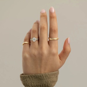 Anillo de Compromiso con Diamante Corte Cojín, Oro Sólido de 14K, Diamante Cultivado en Laboratorio, Certificado IGI, Estilo Moderno, Anillo para Mujer - Product Image 2