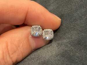 Boucles d'oreilles classiques en moissanite taille coussin avec halo, en argent 925, simples, pour usage quotidien, bijoux fins, cadeau d'anniversaire pour partenaire - Product Image 2