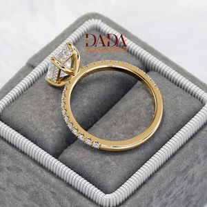Bague de fiançailles solitaire taille émeraude pour femme, bague de mariage classique à quatre griffes style cathédrale - Product Image 3