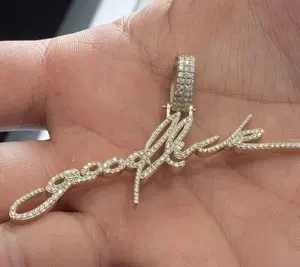 Colgante de Letra Personalizada con Moissanita Real de Corte Redondo de 1.50Ct, Plata de Ley Chapada en Oro para Mujer - Product Image 6