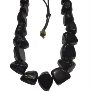 Collier en perles noires de forme irrégulière fabriquées en résine, bijoux pour femmes, nouveauté - Product Image 1