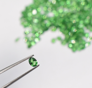 Pierre précieuse naturelle Tsavorite taille poire 4x3 mm, qualité Eye Clean, pierre brute pour bijoux - Product Image 6