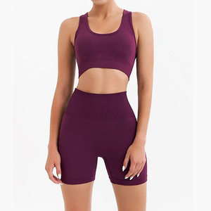 Conjunto de Yoga Verde para Mujer, 2 Piezas, Top Corto sin Costuras con Espalda Cruzada, Pantalones Cortos de Cintura Alta, Ropa Deportiva, Diseño con Recortes - Product Image 5