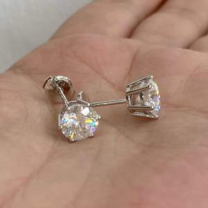 Boucles d'oreilles classiques à 6 griffes en diamant de laboratoire, plaqué or 9 carats, taille brillant, solitaire, diamants remplis certifiés IGI, pour femme, haute joaillerie - Product Image 4