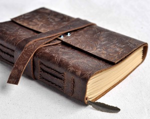 Personalized Leather Journal Notebook – Custom Vintage Flower Leather Sketchbook - Product Image 1