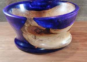 Cuenco Artesanal de Resina de Amatista Real y Madera Natural, Cuenco con Pedestal de Madera y Resina Epoxi en Fusión Púrpura - Product Image 5