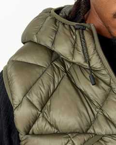 Chaleco acolchado de invierno para hombre con costuras de diamante, sin mangas, ligero, cálido, para exteriores, con cremallera, brillante - Product Image 4