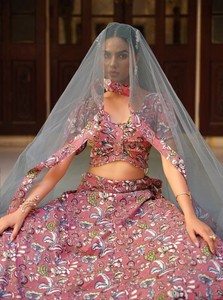 Lehenga Choli Moderno de Seda Semi-Cosido con Estampado Floral para Bodas, Diwali y Fiestas - Product Image 6