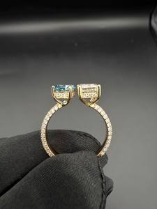 Anillo único apilable con diamantes azules cultivados en laboratorio y corte esmeralda para oro macizo de 14K, regalo único de aniversario o promesa para tu pareja. - Product Image 3