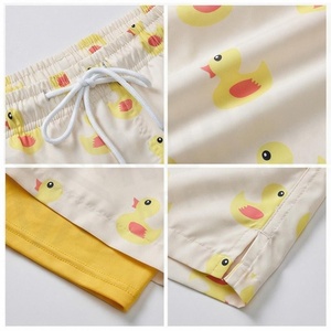 Short de bain pour homme à imprimé canard de dessin animé, séchage rapide, avec cordon de serrage, coupe classique, 100 % polyester, vêtements de plage - Product Image 4