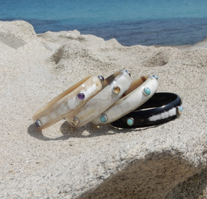 กำไลเขาควายทำด้วยมือของตกแต่งบ้านฮวงจุ้ยที่หรูหราสำหรับแฟชั่นแกะสลักกระดูกสไตล์รัก - Product Image 1