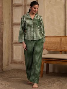 Conjunto de Pijama Casual Elegante para Mujer, 100% Algodón, Estampado a Rayas Verdes, Primavera-Verano, Suave, Transpirable, de Secado Rápido, Ropa de Dormir ODM - Product Image 3