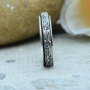แหวนหมุนลายดอกไม้ แหวนฟิดเจ็ตแฮนด์เมด แหวนบรรเทาความวิตกกังวล เครื่องประดับสไตล์โบโฮ แหวนหมุนสำหรับทำสมาธิ ของขวัญสำหรับเธอ - Product Image 4