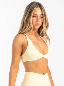 Último Conjunto de Leggings y Sujetador Scrunch V Lemon Drop OEM Personalizado para Mujer, Conjunto de 2 Piezas a Juego para Mujer, Nuevo Conjunto de Yoga Transpirable con Efecto Scrunch Butt - Product Image 6