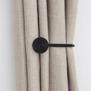 Attaches de rideaux minimalistes en métal noir, forme ronde, installation facile, accessoires de rideaux, attaches de rideaux faits à la main - Product Image 1
