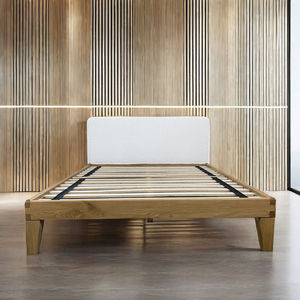 Cadre de lit en bois de chêne massif avec tête de lit rembourrée Couleur naturelle Lit queen size moderne pour queen size ou tailles personnalisables - Product Image 1