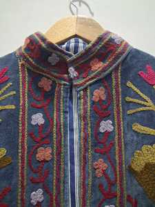 เสื้อแจ็คเก็ตผ้ากำมะหยี่ลายดอกไม้สไตล์วินเทจ ซูซานี  บุผ้าฝ้ายรักษ์โลก สำหรับผู้หญิง งานปักมือ  ทรงบอมเบอร์  ใส่ได้ในฤดูหนาว - Product Image 5