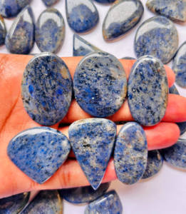 Dumortierite หินควอตซ์สำหรับบำบัดอัญมณีควอทซ์ดูเลอไรต์แบบหลวมทำด้วยมือราคาขายส่ง - Product Image 3