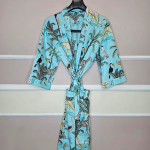 Kimono de Seda 100% Exclusivo para Descanso y Uso Casual, Estilo Vintage con Cuello en V y Manga Larga, Ideal como Cubrebaño de Bikini - Product Image 1