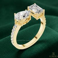 Anillo de compromiso para mujer con dos diamantes cultivados en laboratorio, corte pera y corte esmeralda, chapado en oro macizo, con micro pavé, modelo Toi Et Moi.
