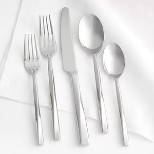 Décoration de table pour la maison, les restaurants et les hôtels, fabriquée en Inde, design personnalisé, couverts en métal forgé à la main - Product Image 2