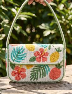 Sac à bandoulière brodé à motif floral et perles, chic et décontracté, fait main, tendance - Product Image 3