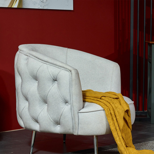 Canapé Chesterfield fait main en cuir capitonné vintage, style élégant et classique, meubles de salon ou de bureau - Product Image 2