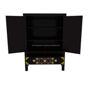 ตู้เสื้อผ้าไม้โอ๊คสีทึบที่ออกแบบมาเพื่อให้อยู่ได้นานกับการตกแต่งที่หรูหราเพิ่มความซับซ้อนให้กับบ้านของคุณ - Product Image 2