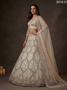 Rivaayat House presenta un Lehenga Choli de diseño elaborado y de alta calidad. - Product Image 1