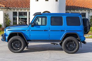 Mejor Precio, AMG G63 4x4² Usado del 2022, 577HP, Motor V8 Biturbo, Ejes Portales, Color Azul Metálico South Seas - Product Image 6